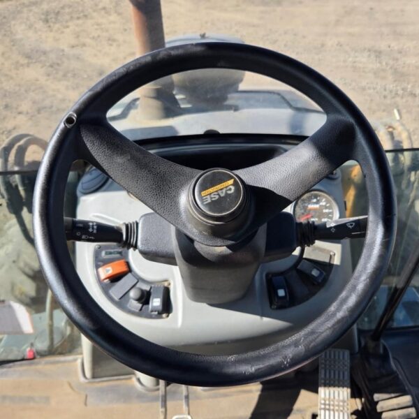 CASE 2022 570T 4000hrs (11)