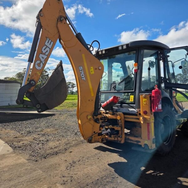 CASE 2022 570T 4000hrs (14)