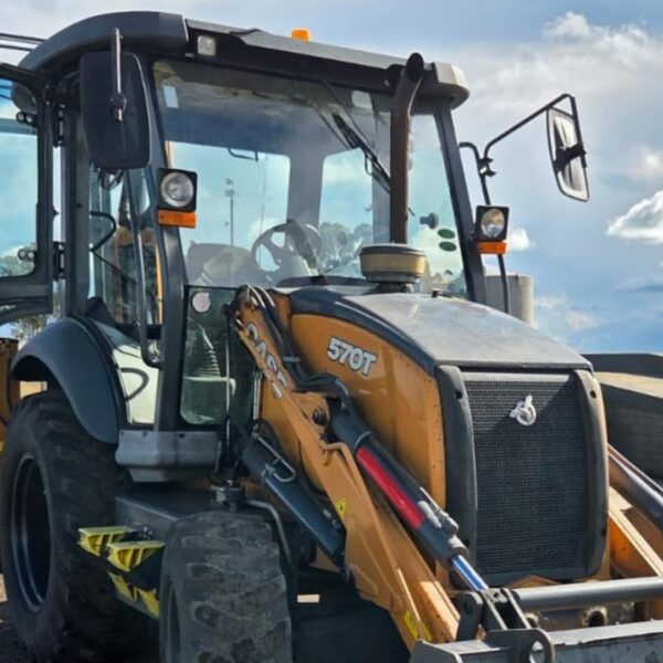 CASE 2022 570T 4000hrs (2)