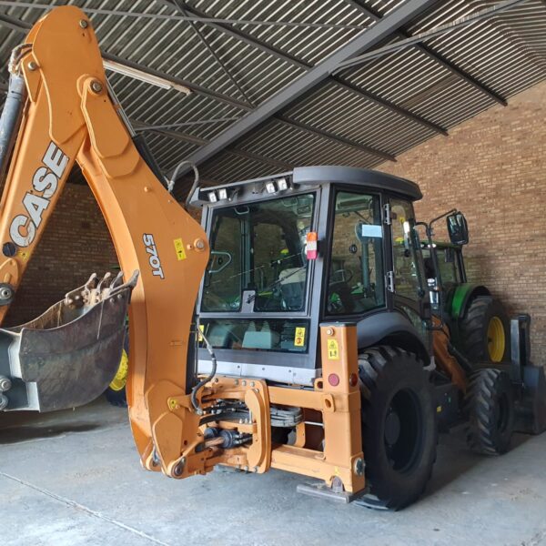 CASE 570T-2